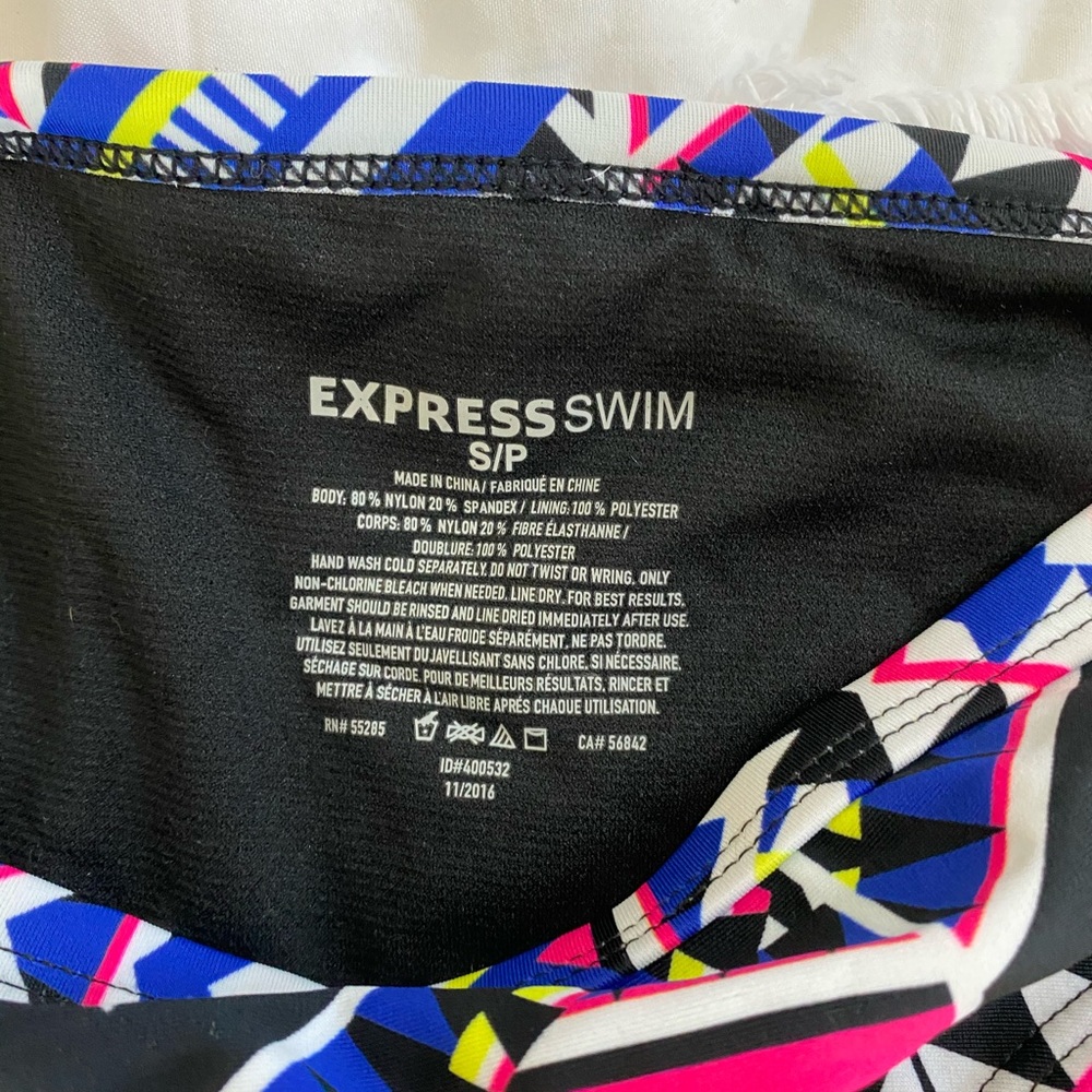 Bikini bundle - Picture 4 of 10